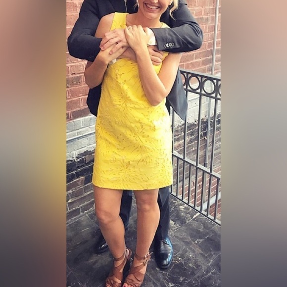 Banana Republic Leaf Lace Yellow Mini Sheath Dress, Size 2P - Picture 3 of 9